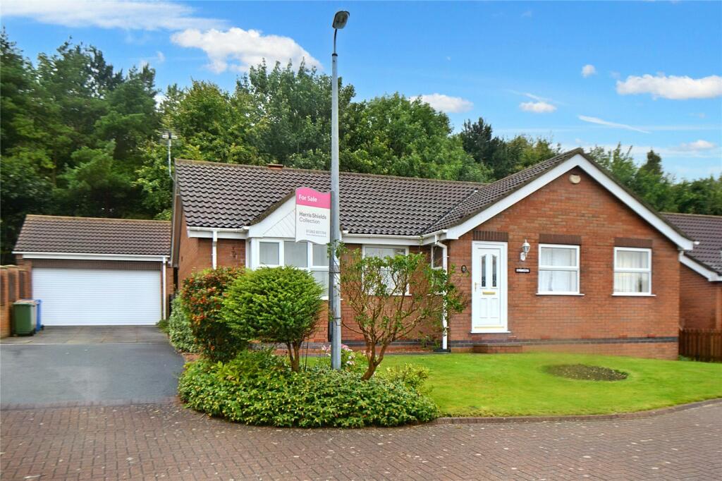 3 bedroom bungalow for sale in Newtondale Garth, Bridlington, East