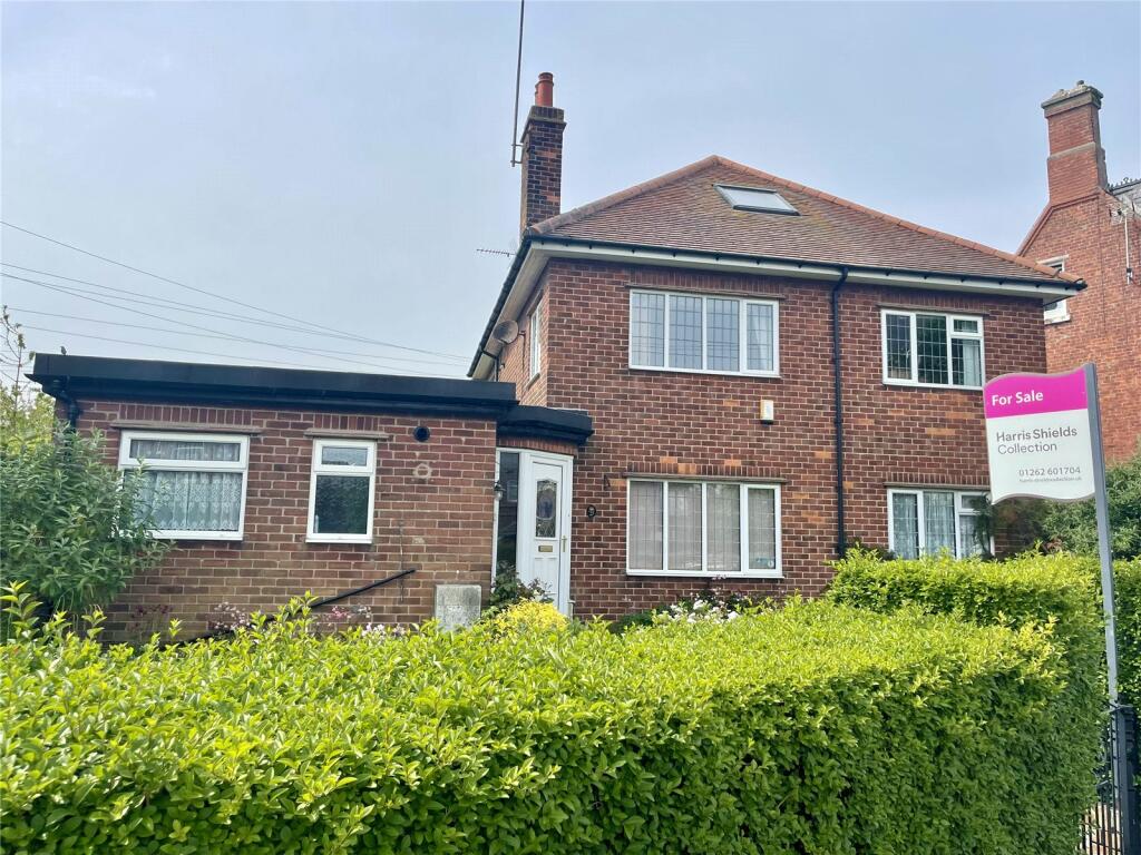 3 bedroom detached house for sale in Wellington Road, Bridlington, East
