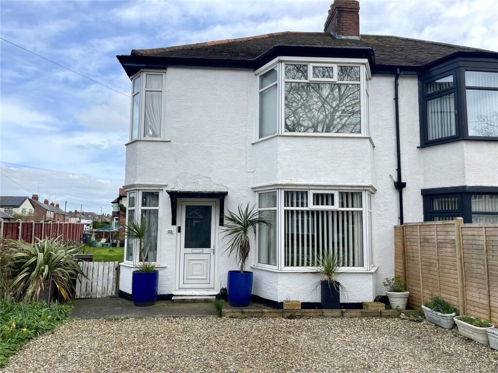 4 bedroom semidetached house for sale in Cardigan Road, Bridlington