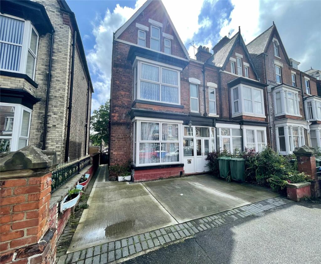 8 bedroom house for sale in Victoria Road, Bridlington, East Yorkshire, YO15
