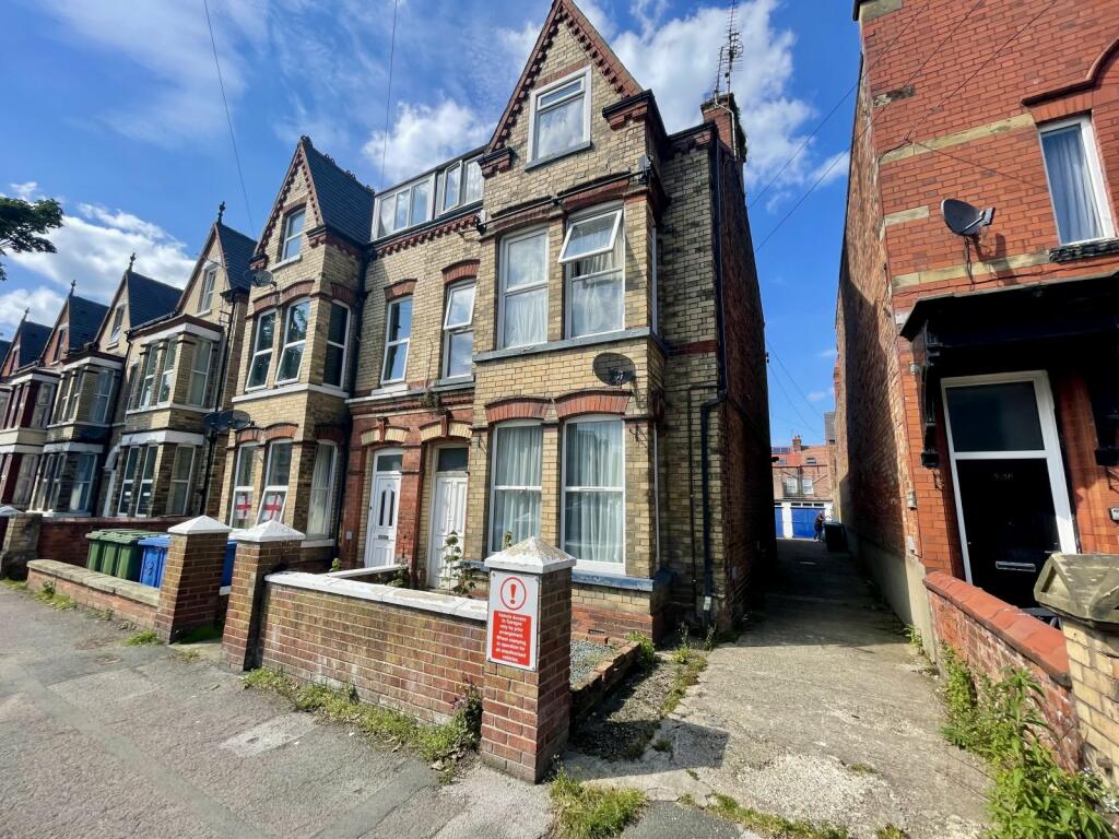1 bedroom apartment for sale in Tennyson Avenue, Bridlington, East