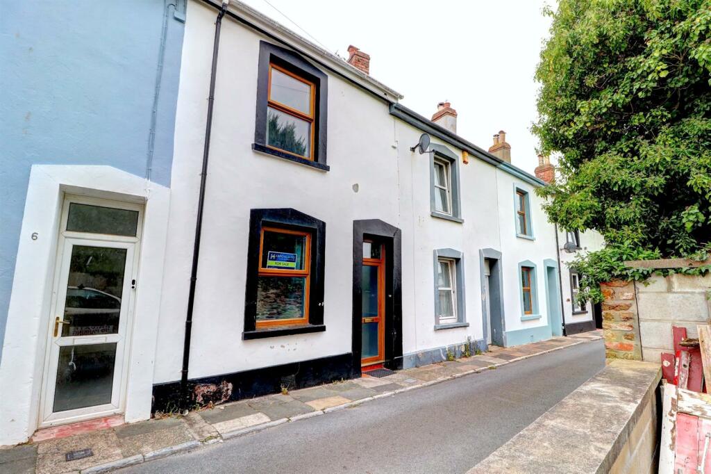 3 bedroom terraced house for sale in Montague Place, Bideford, EX39