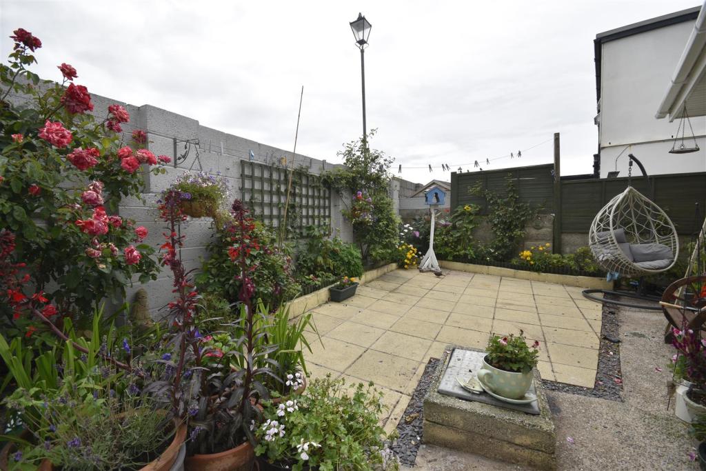 3 bedroom detached bungalow for sale in Golf Links Road, Westward Ho