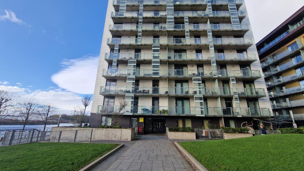 Main image of property: Flat 8/1, 350 Meadowside Quay Walk, Glasgow Harbour, G11