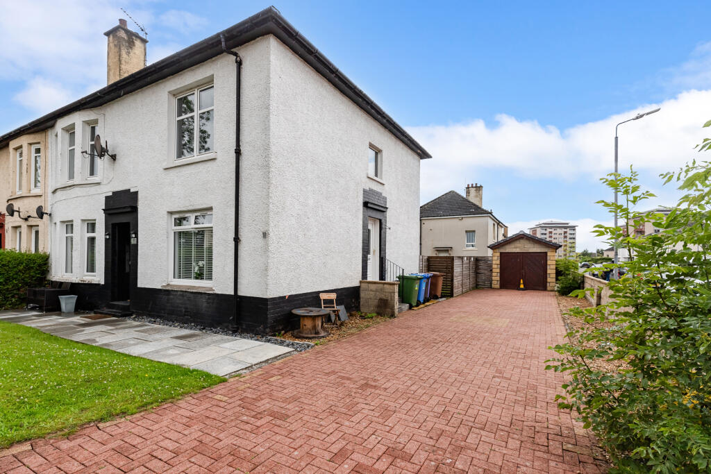 Main image of property: Upper Flat, 11 Carlibar Avenue, Knightswood, G13