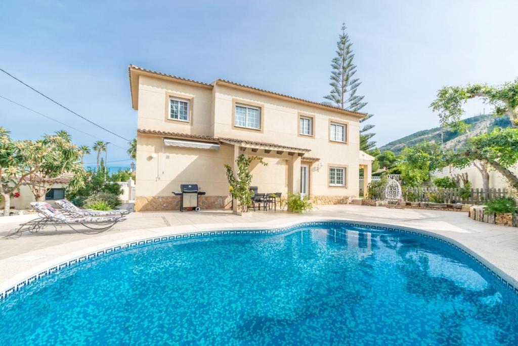 4 bedroom villa for sale in Albir, Spain