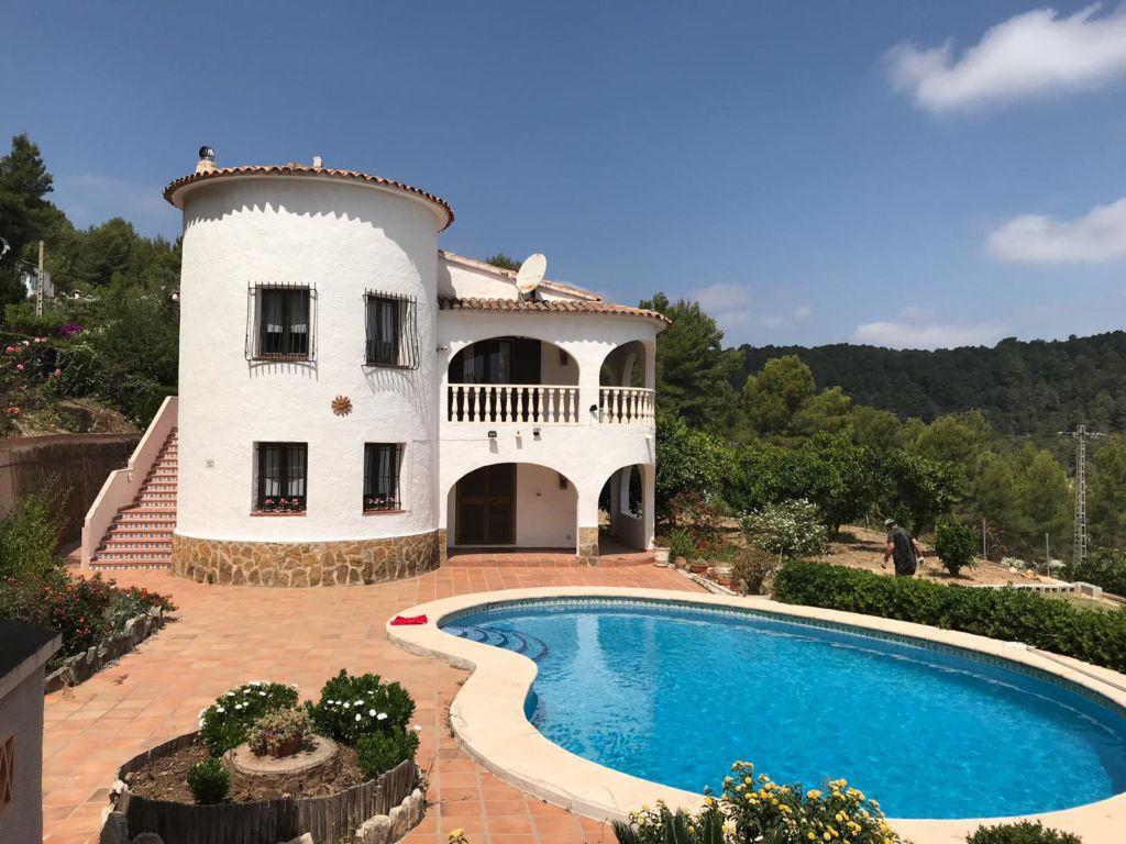 6 bedroom villa for sale in Oliva, Spain