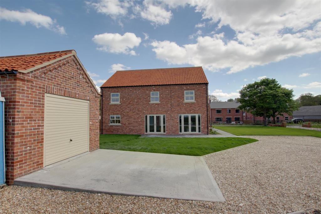 4 bedroom detached house for sale in Sutton Road, Bilsby, LN13