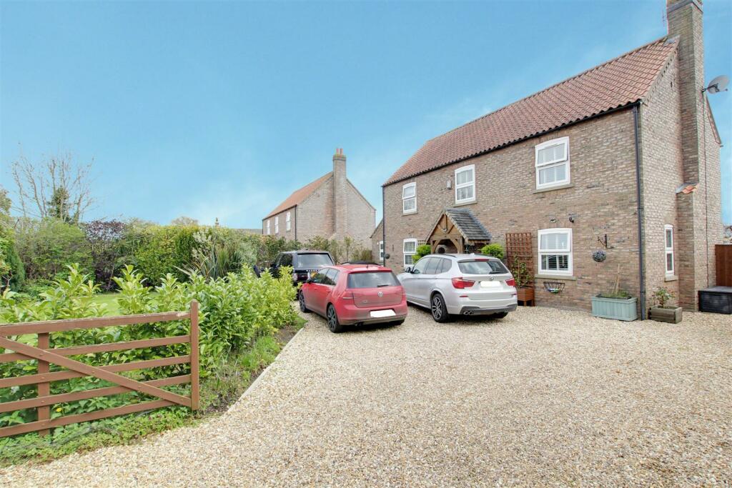 4 bedroom detached house for sale in Main Road, Maltby Le Marsh, Alford