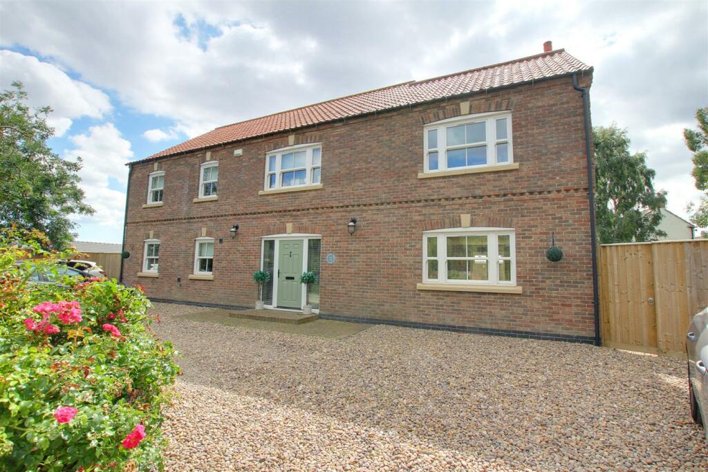 4 bedroom detached house for sale in Hodgetoft Lane, Maltby Le Marsh, LN13