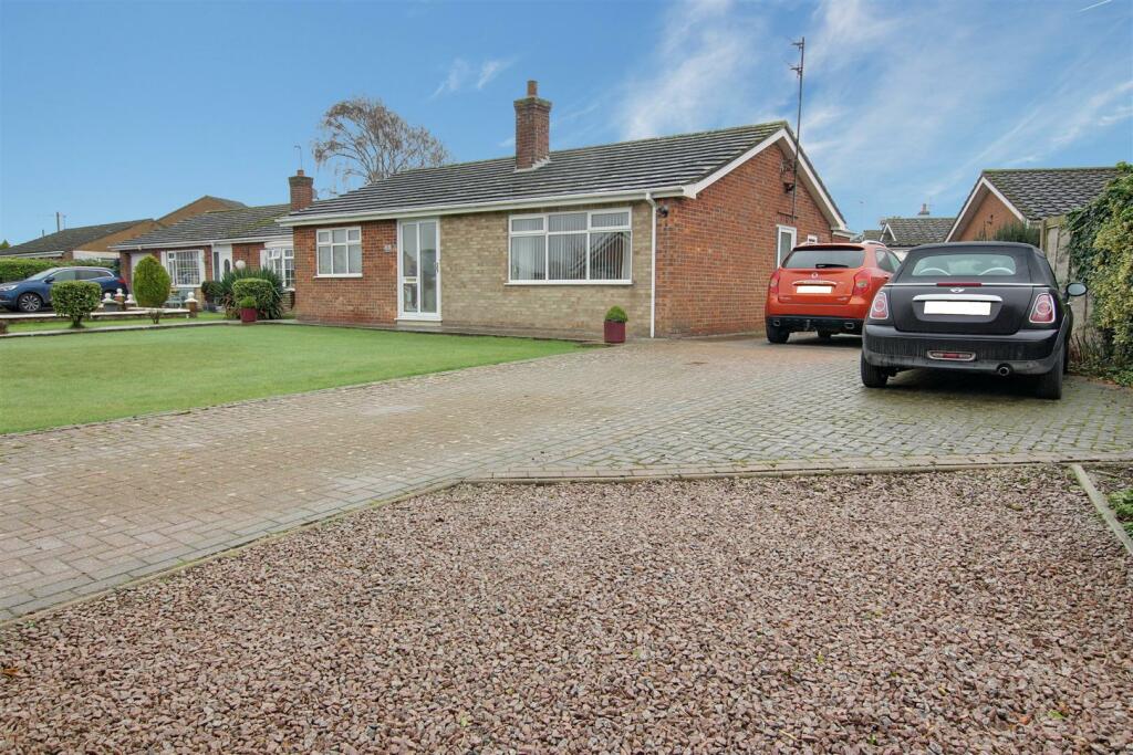 2 bedroom detached bungalow for sale in Mill Way, Field Lane, Friskney