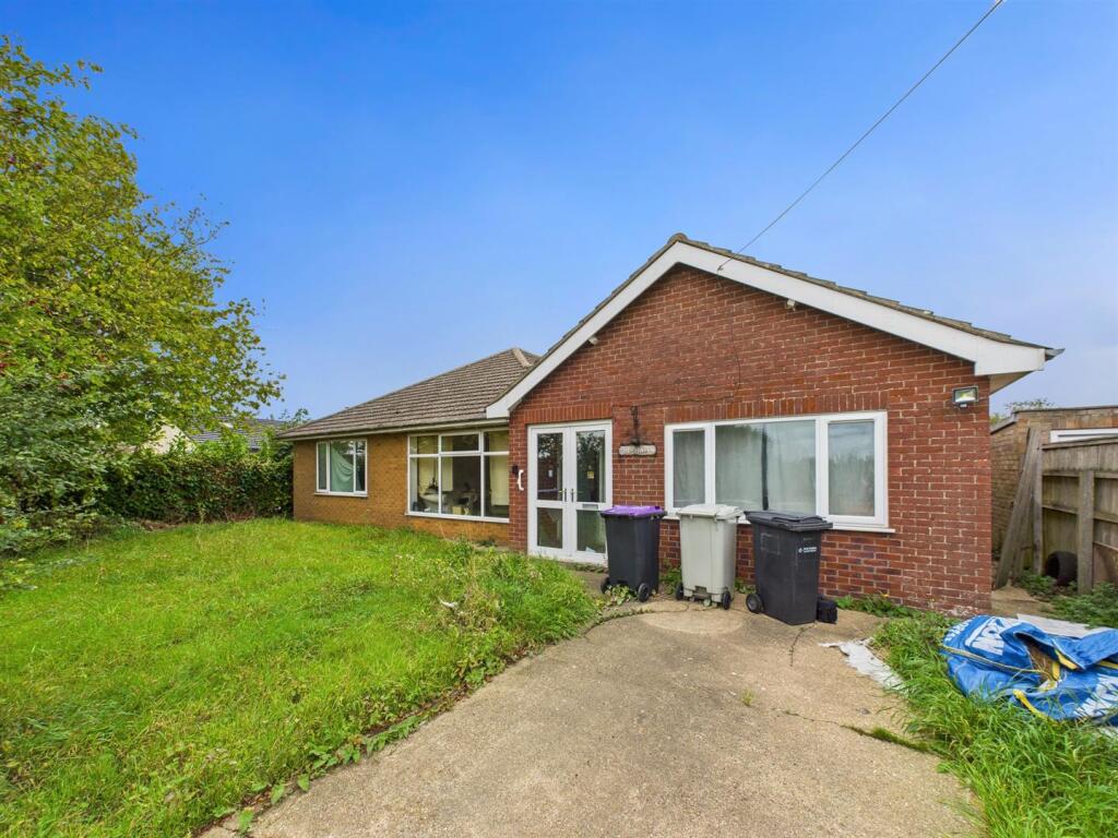 Main image of property: Pinfold Lane, Beesby