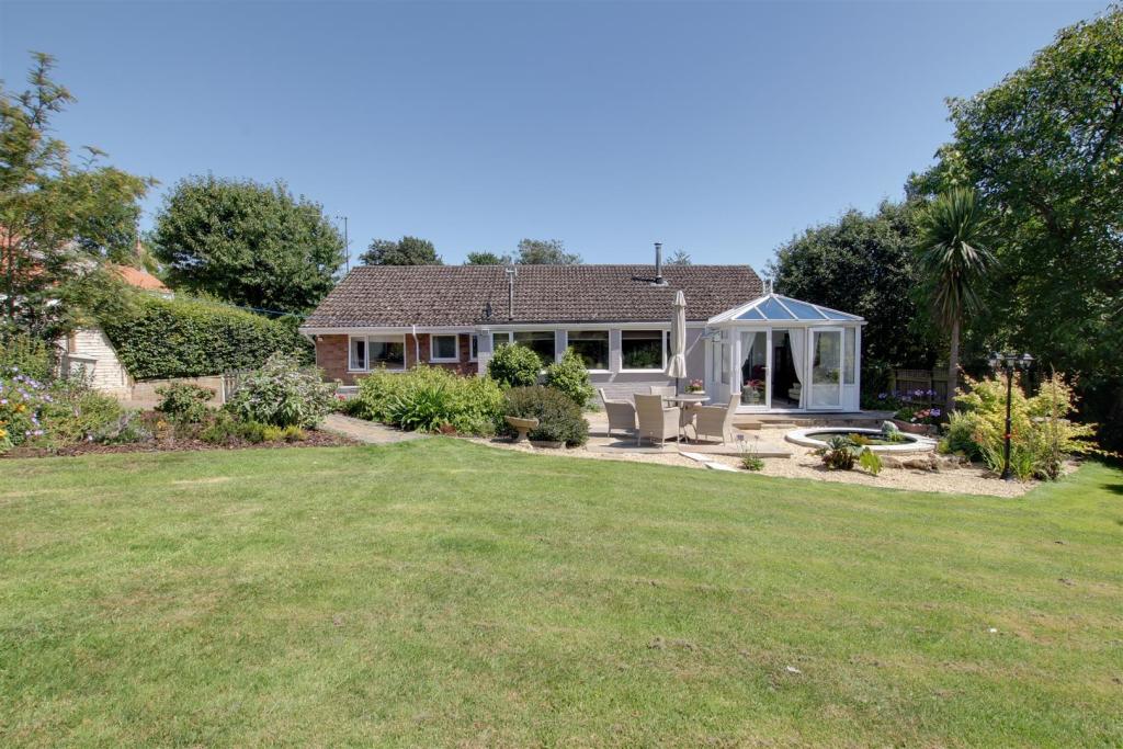 3 bedroom detached bungalow for sale in Fen Lane, East Keal, Spilsby, PE23