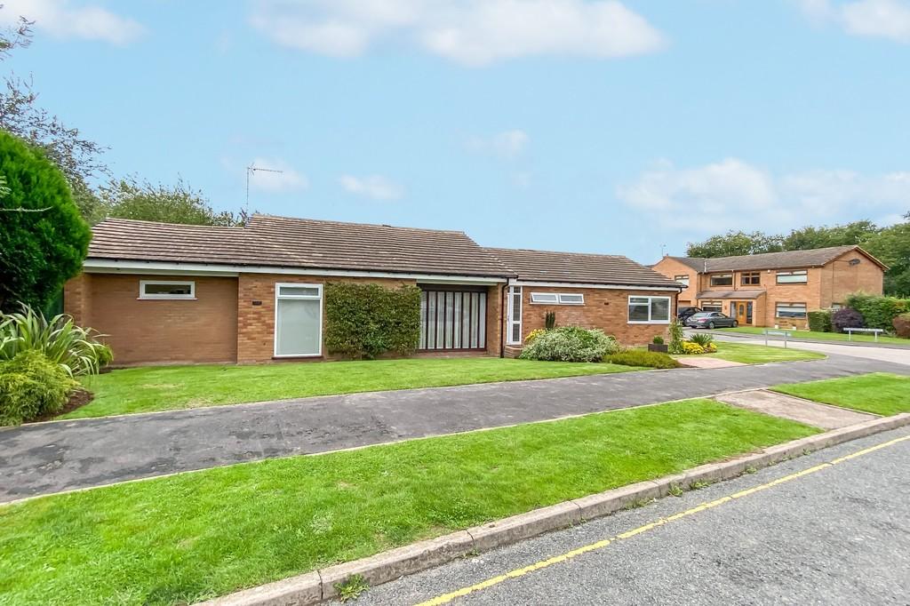 4 bedroom detached bungalow for sale in De Montfort Way, Cannon Park