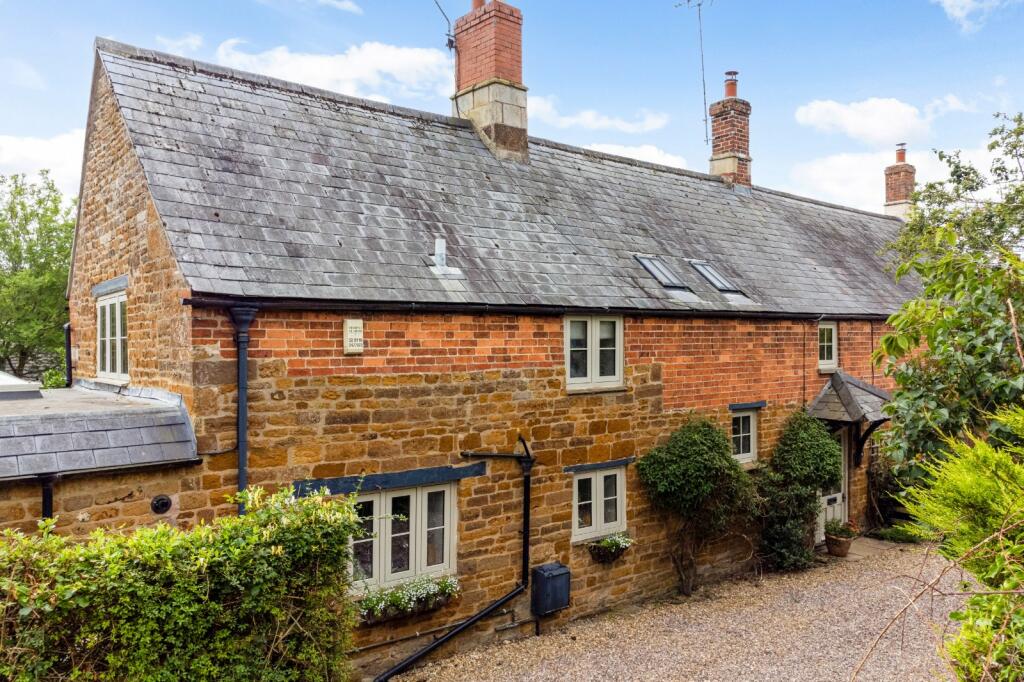3 bedroom semidetached house for sale in Main Street, Lyddington