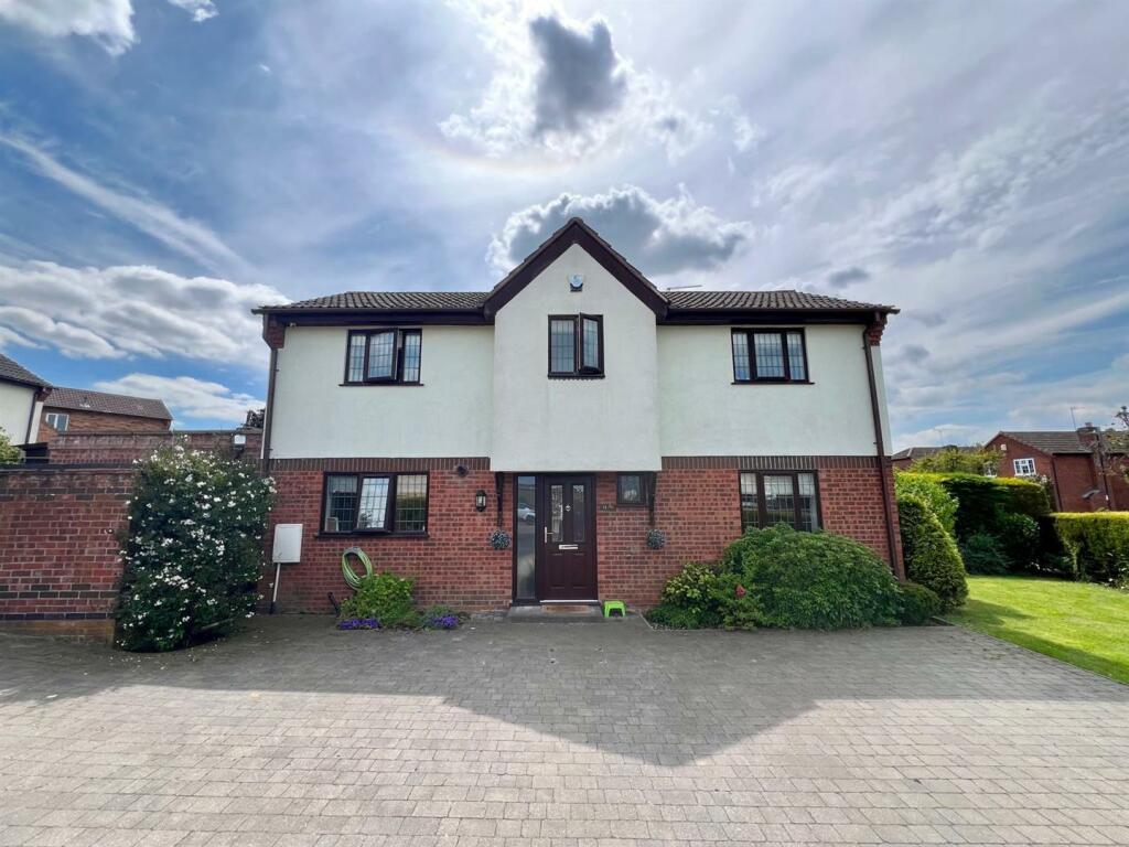 4 bedroom detached house for sale in Gorse Farm Road, Whitestone, Nuneaton, CV11