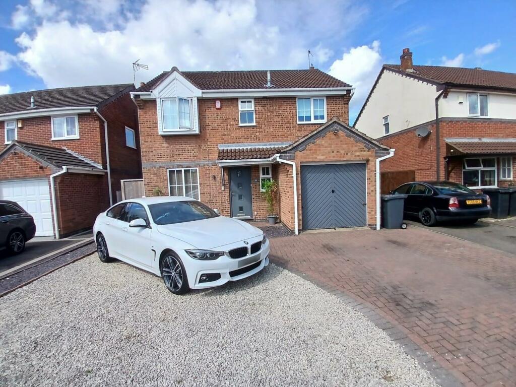 4 bedroom detached house for sale in Launceston Drive, Horeston Grange