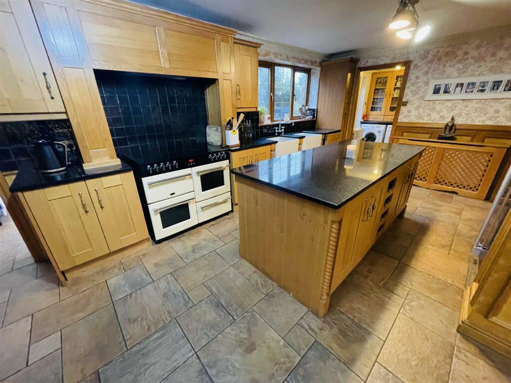 Additional property image - Falcon Close, Whitestone