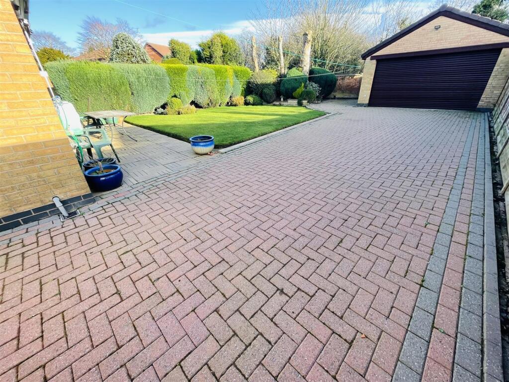 Additional property image - Middelburg Close, Whitestone