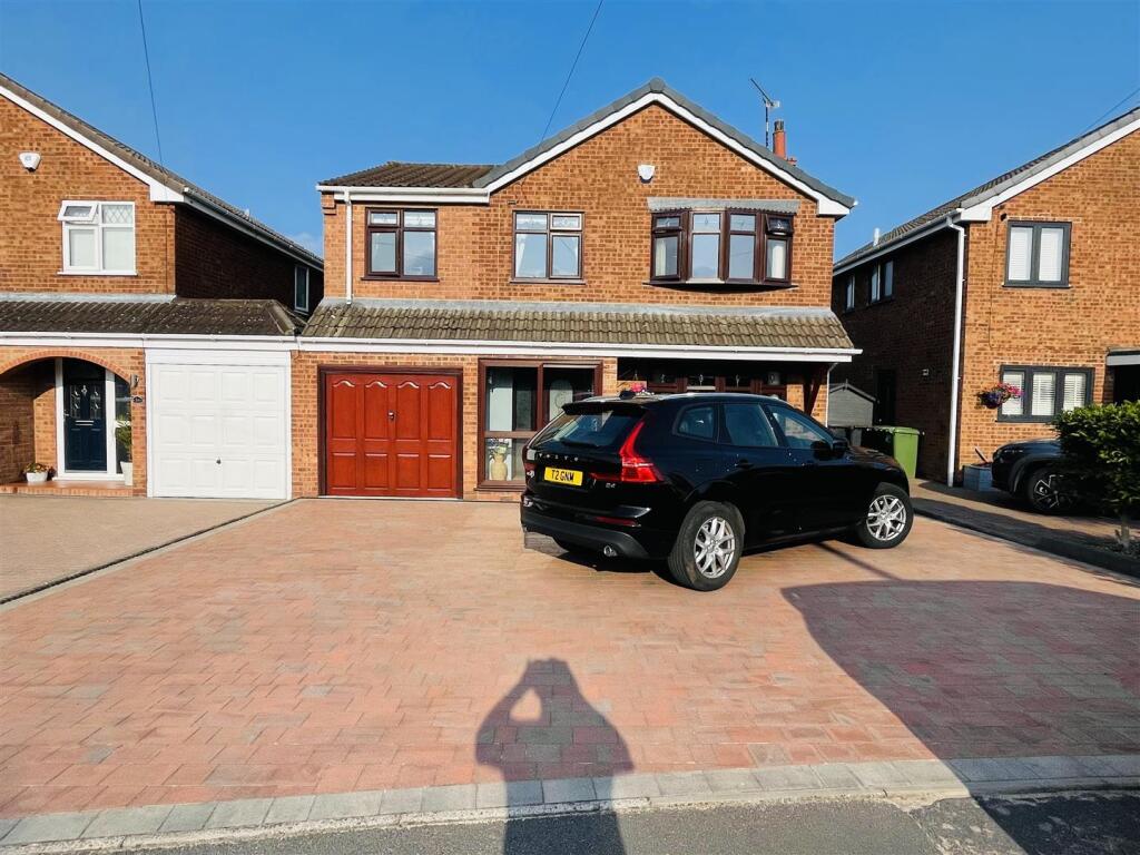 Main image of property: Malvern Avenue, Nuneaton