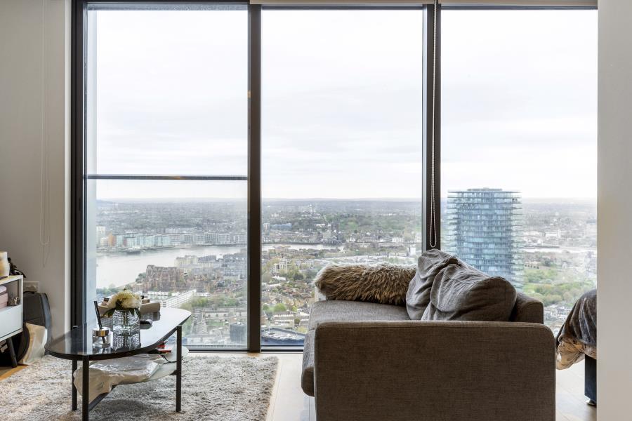 Main image of property: Hampton Tower, South Quay Plaza, E14