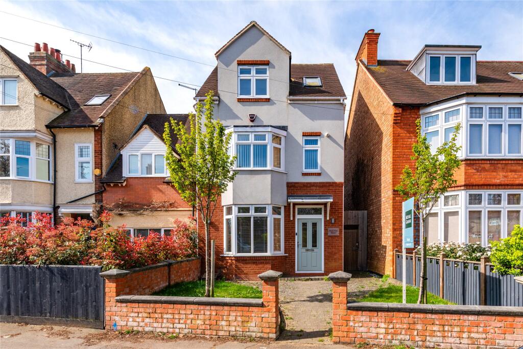Main image of property: Park Avenue North, Northampton, Northamptonshire, NN3