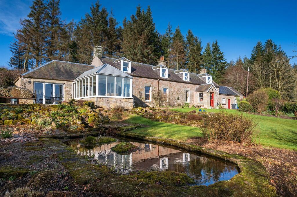 4 bedroom detached house for sale in Bellscraigs, Greenshields Road