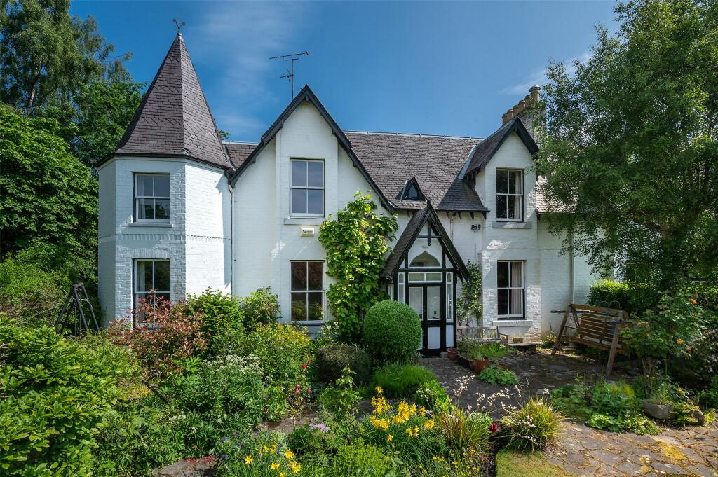 4 bedroom semidetached house for sale in Whitehaven, 1 Torsonce Road