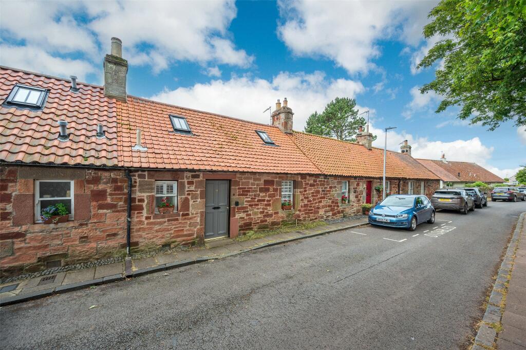 3 bedroom terraced house for sale in North Street, Belhaven, Dunbar
