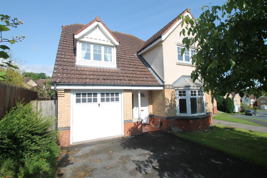 Main image of property: Oakridge View, Harrogate