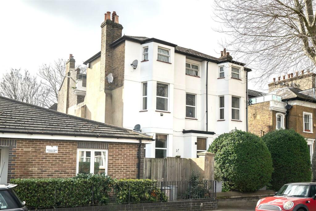 2 bedroom apartment for sale in Ainsworth Road, London, E9