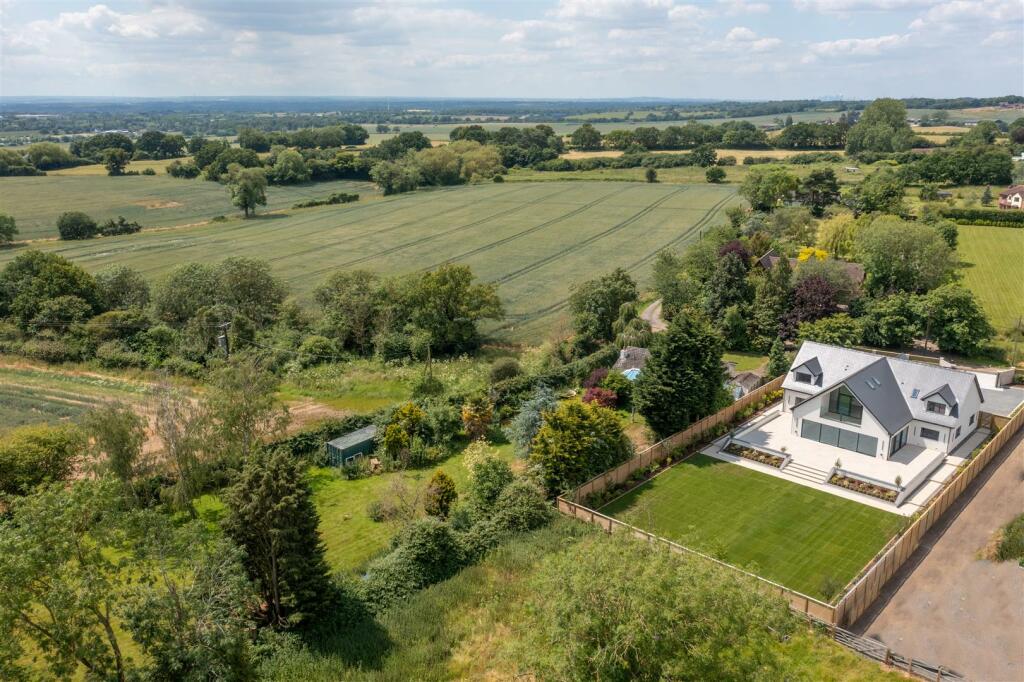 Additional property image - Broomhills Chase, Little Burstead, Billericay