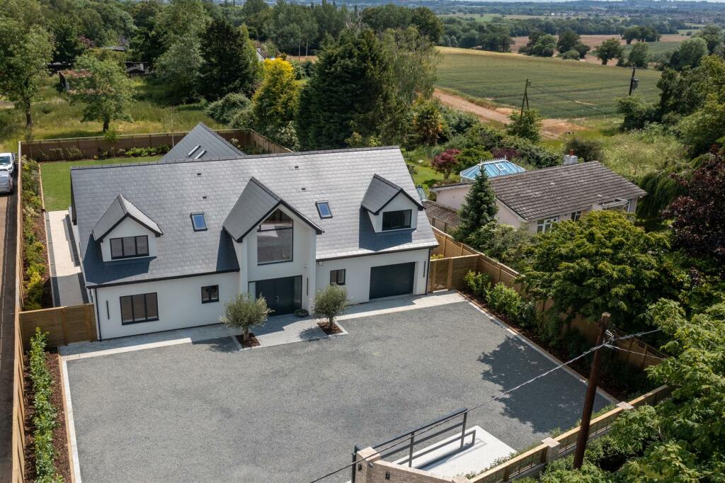 Additional property image - Broomhills Chase, Little Burstead, Billericay