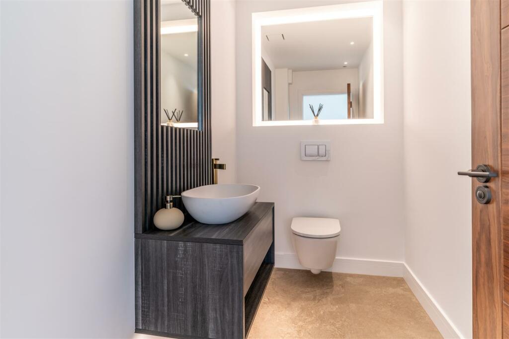 Additional property image - Broomhills Chase, Little Burstead, Billericay