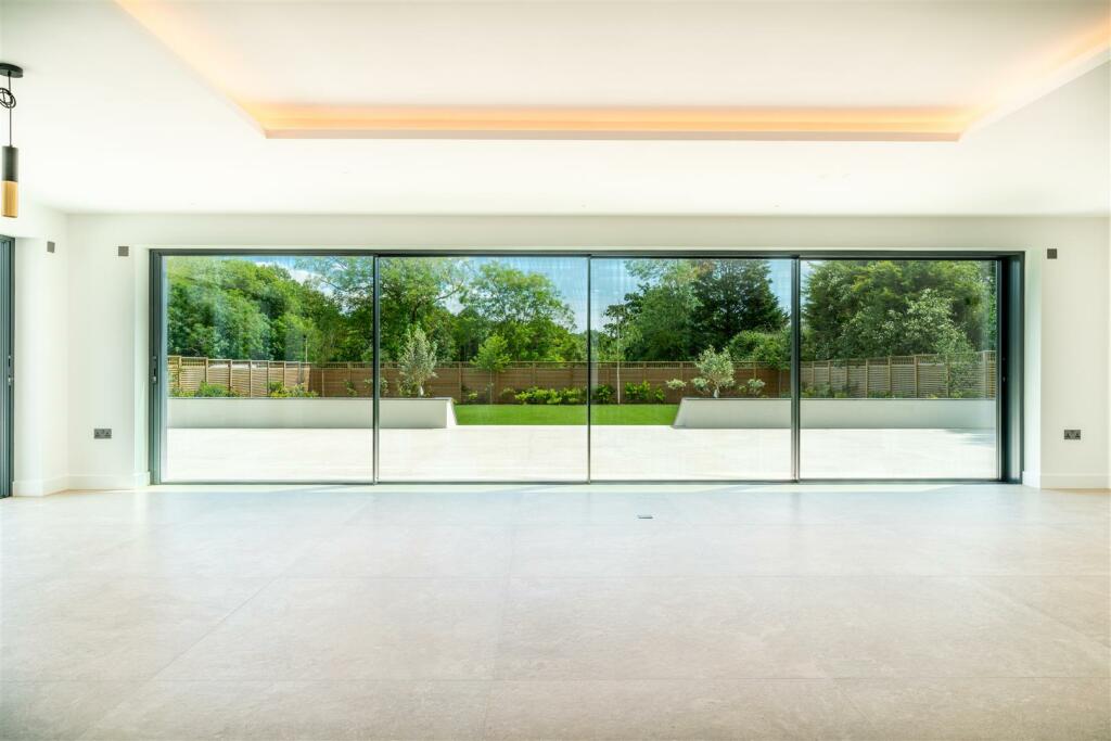 Additional property image - Broomhills Chase, Little Burstead, Billericay