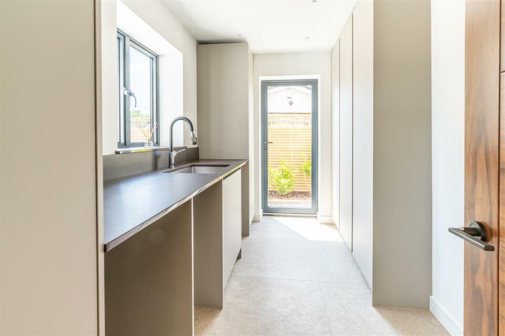 Additional property image - Broomhills Chase, Little Burstead, Billericay
