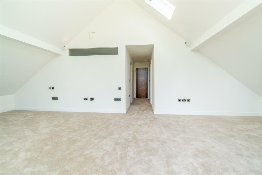 Additional property image - Broomhills Chase, Little Burstead, Billericay
