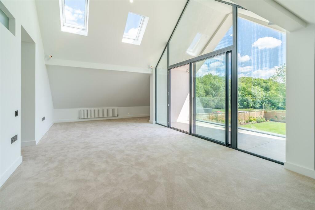 Additional property image - Broomhills Chase, Little Burstead, Billericay