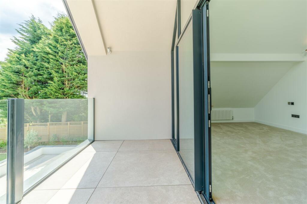 Additional property image - Broomhills Chase, Little Burstead, Billericay