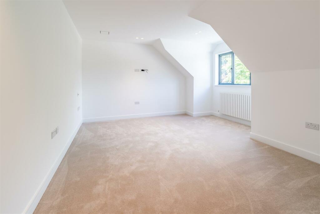 Additional property image - Broomhills Chase, Little Burstead, Billericay