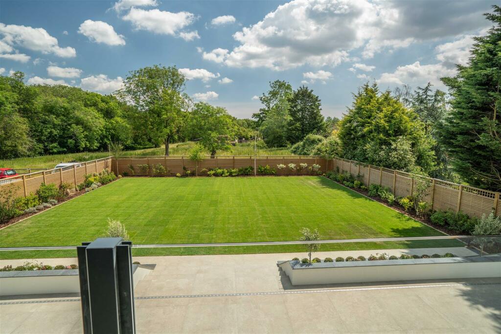 Additional property image - Broomhills Chase, Little Burstead, Billericay