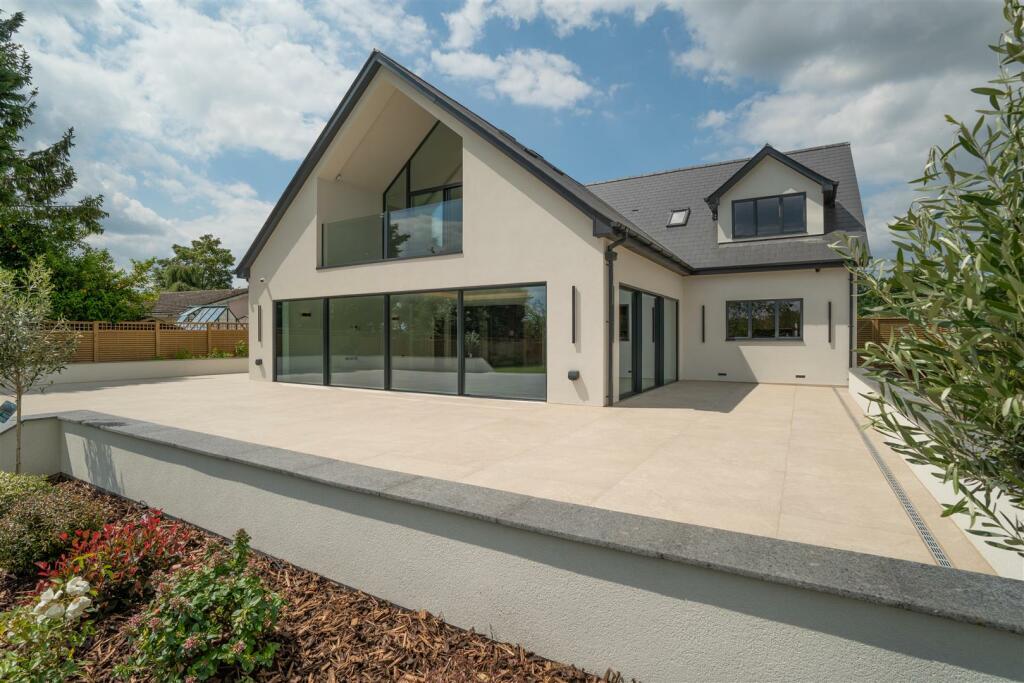Additional property image - Broomhills Chase, Little Burstead, Billericay