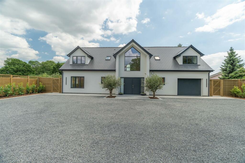 Additional property image - Broomhills Chase, Little Burstead, Billericay