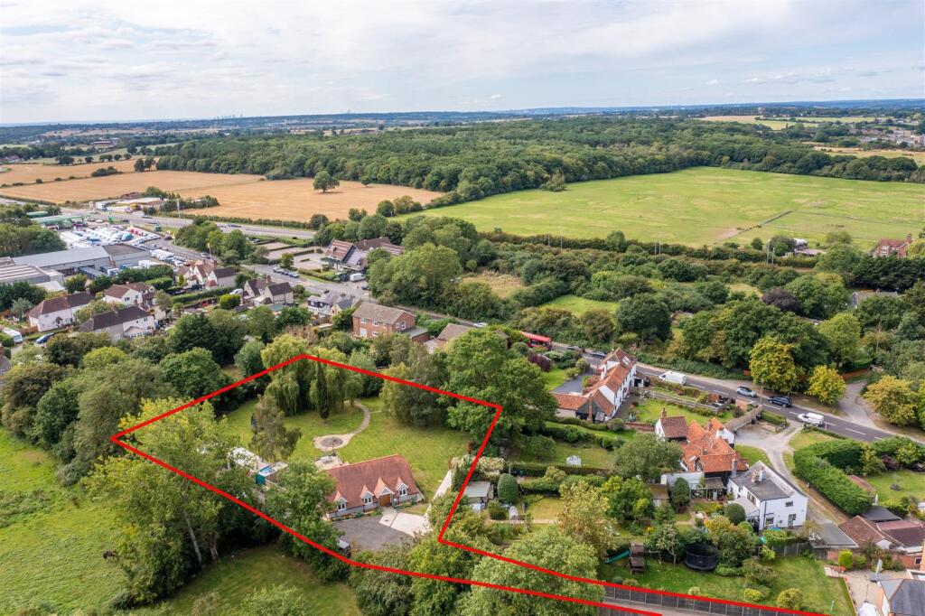 Additional property image - Harlow Common, Harlow