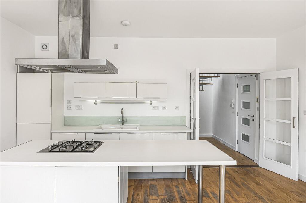Main image of property: 99 Clarence Road, Hackney, London, E5