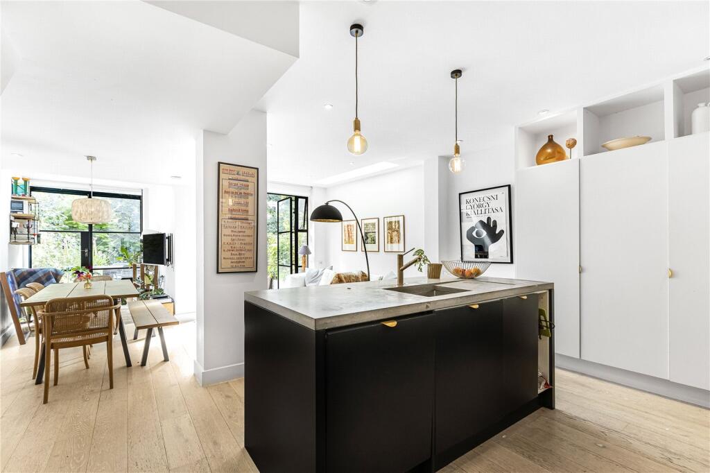 Main image of property: Colvestone Crescent, London, E8