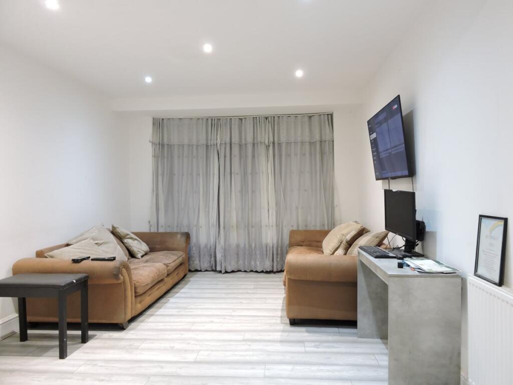 Main image of property: Queensland Aveune,