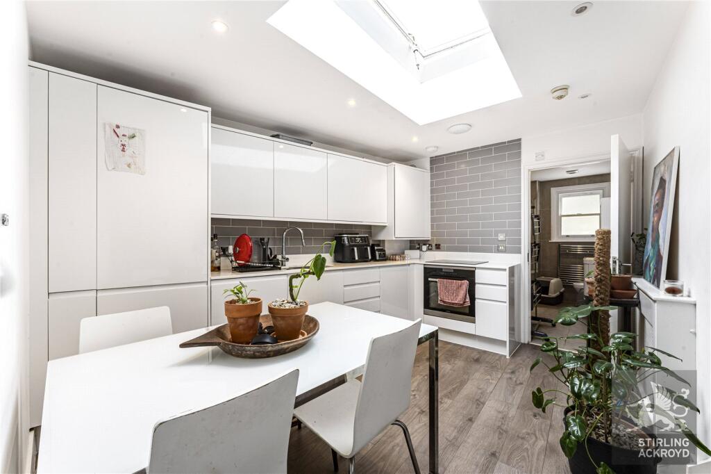 Main image of property: 45 Navarino Road, Hackney, London, E8