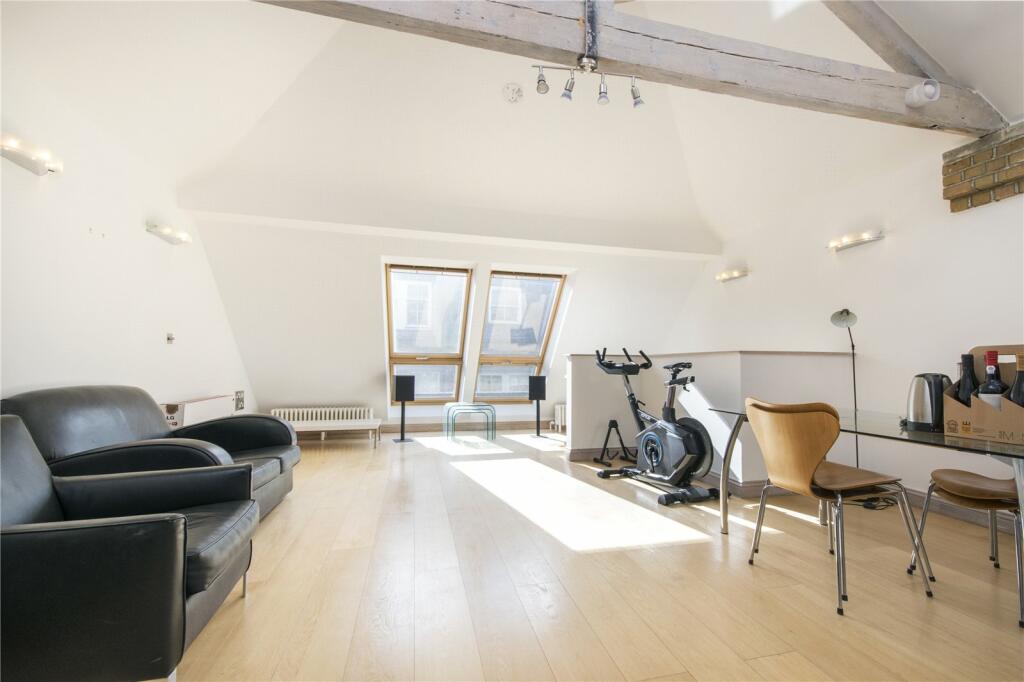 2 bedroom apartment for rent in Chapel Place, Shoreditch, London, EC2A