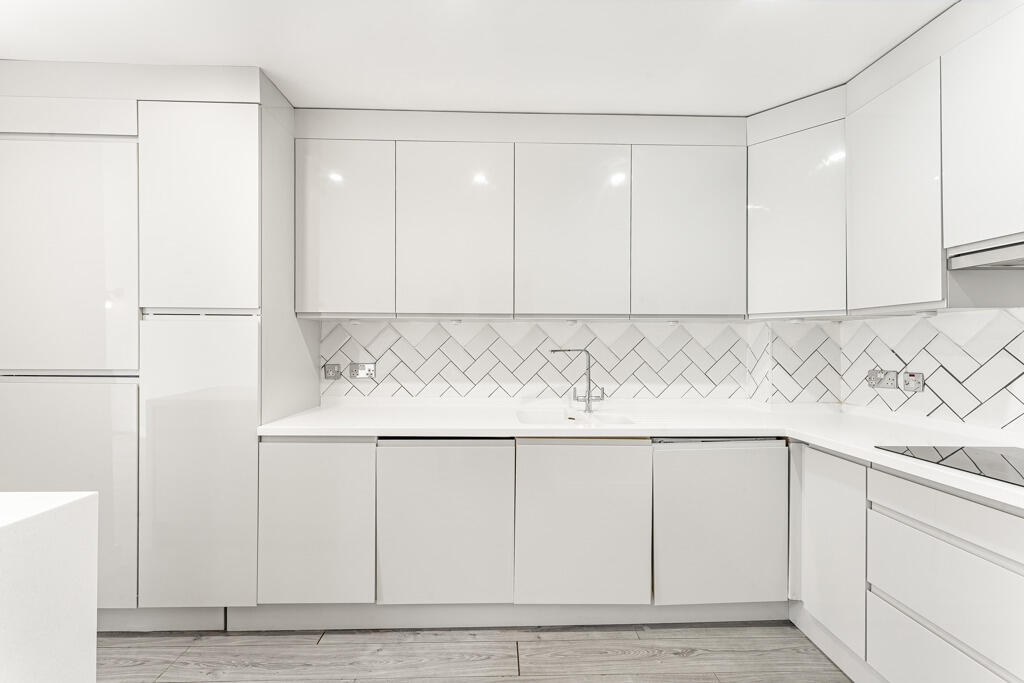 Main image of property: Mansell Street, Aldgate, London, E1